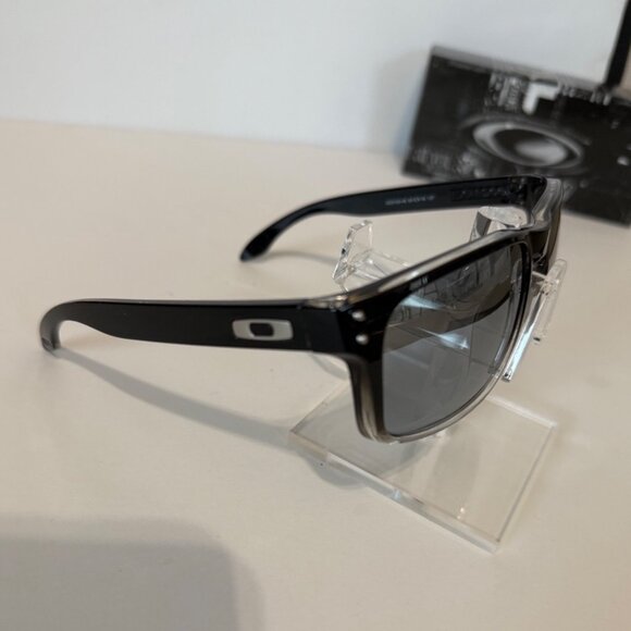 Oakley Holbrook Two Tone Polished Dark Ink Fade 9102 POLARIZED Silver - Picture 7 of 8